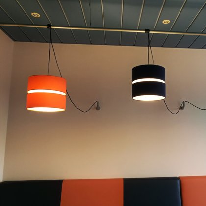 Divdaļīgās griestu lampas kafejnīcai