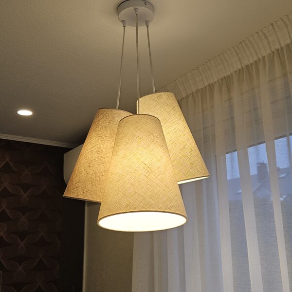 Pušķu lampa no 3 linu audumiem