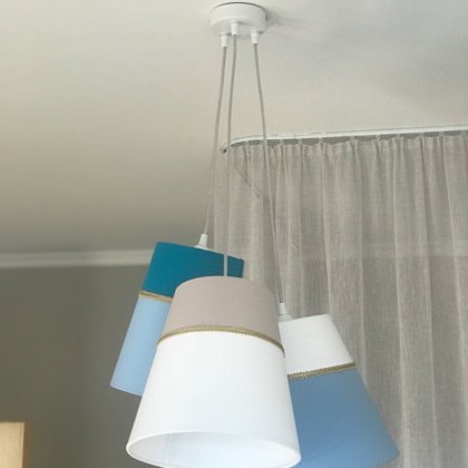 Divkrāsu kombinētā griestu lampa ar 3 abažuriem un dekoratīvu lentīti