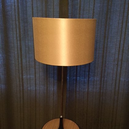 Senas stāvlampas abažūra atjaunošana