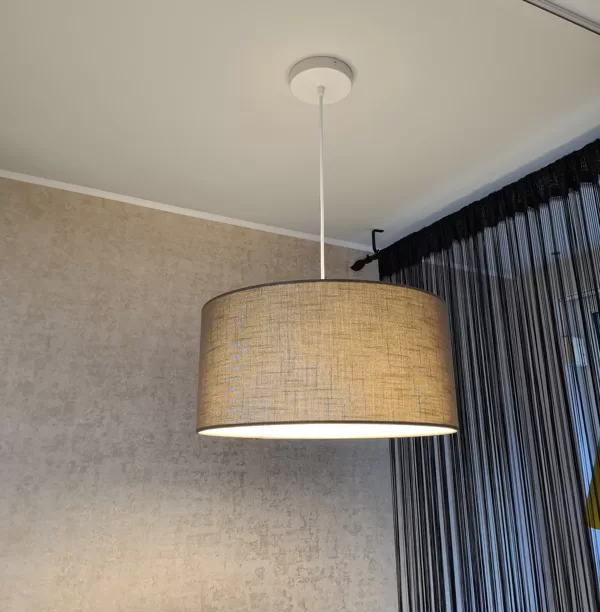 Apaļas formas griestu lampa ar diametru 40 cm