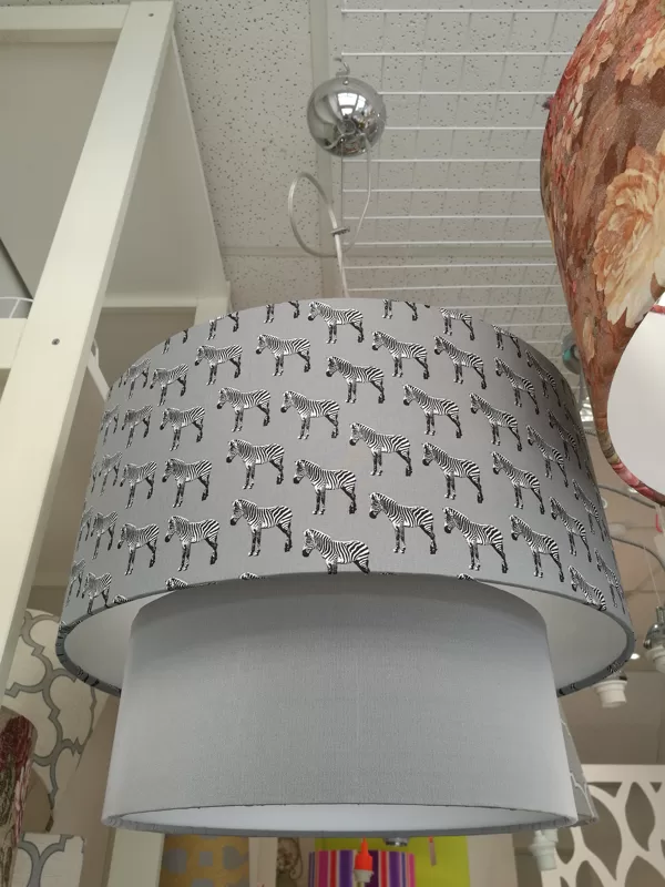 2-līmeņu "tortes" veida griestu lampa