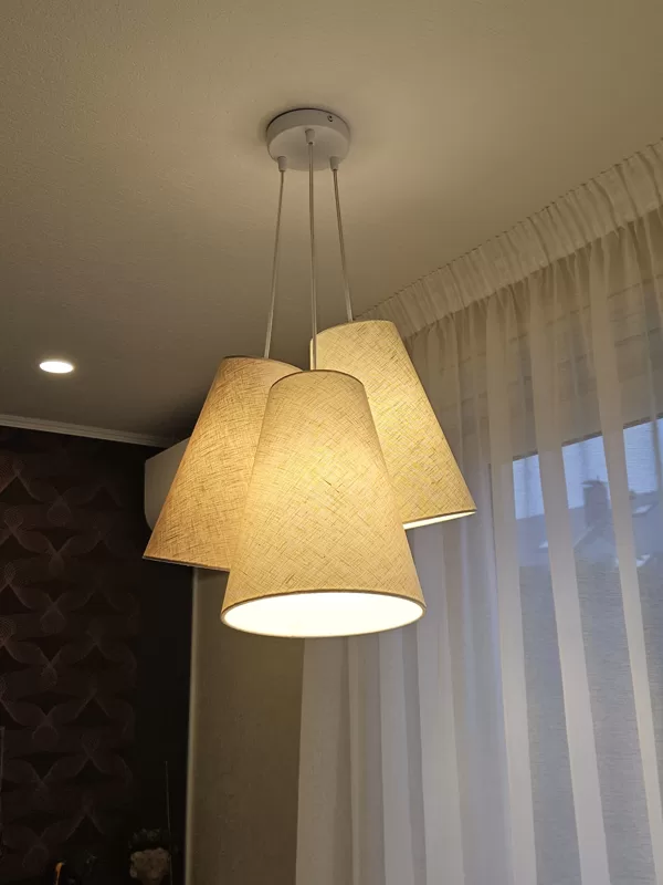 Pušķu lampa no 3 linu audumiem