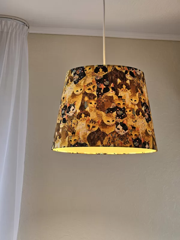 Gustav Klimt kaķīši bērnu istabai konusformas lampā D30 D40 H30cm